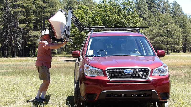 Hullavator in travel position